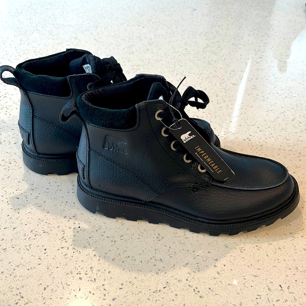 NWT Sorel Madson Moc toe